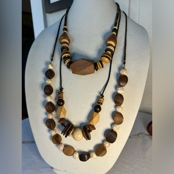 Large group of chunky wooden bead statement necklaces - Picture 2 of 7